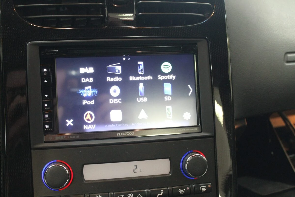 Chevrolet Corvette C6 : Kenwood CarPlay et caméra de recul