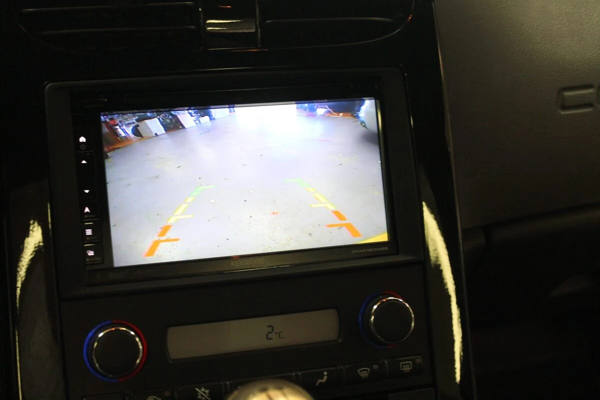 Chevrolet Corvette C6 : Kenwood CarPlay et caméra de recul