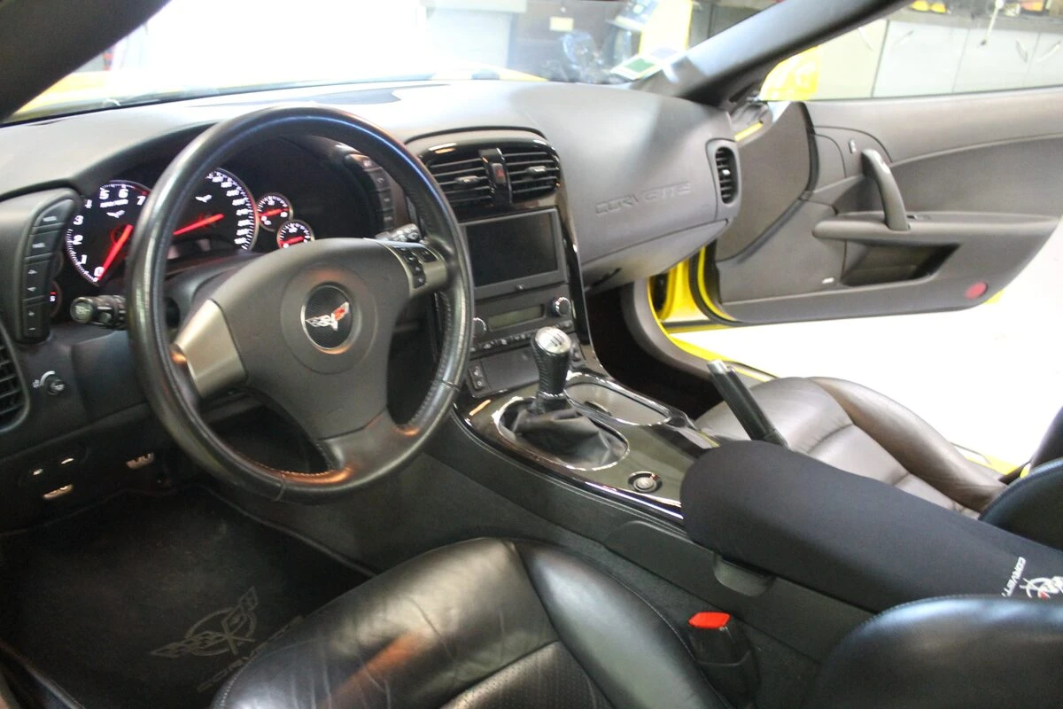 Chevrolet Corvette C6 : Kenwood CarPlay et caméra de recul