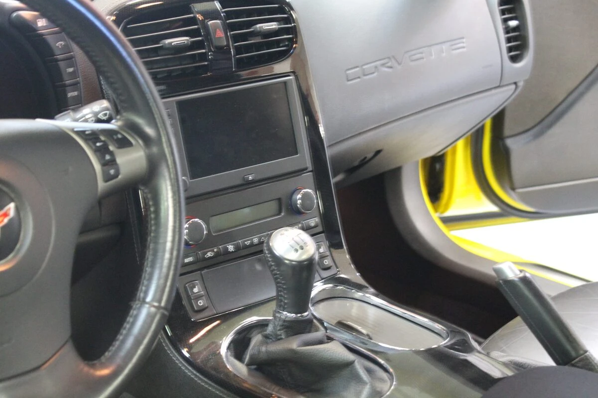 Chevrolet Corvette C6 : Kenwood CarPlay et caméra de recul