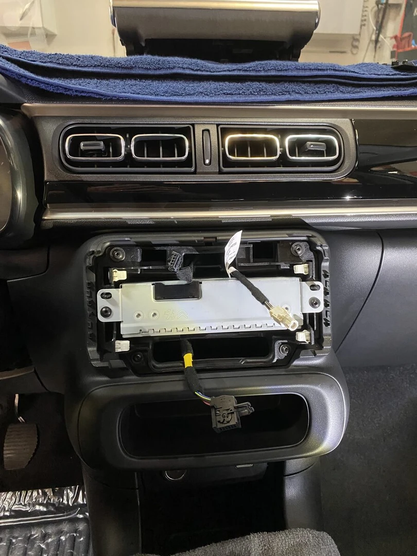 Citroën C3 2024 : caméra de recul reliée à l'écran de série