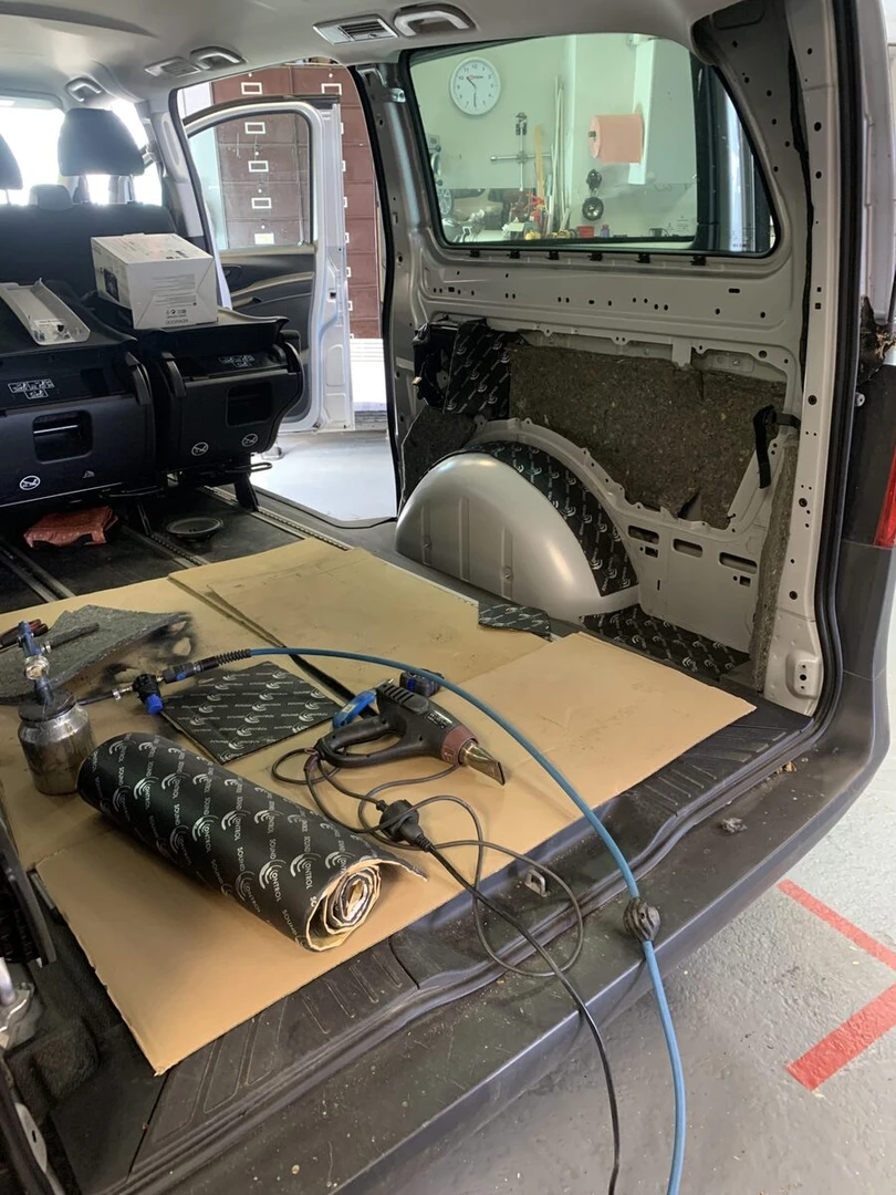 Mercedes Vito : Kenwood CarPlay, BLAM Live et insonorisation complète