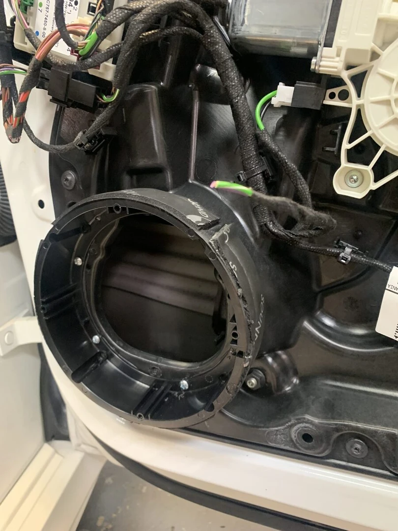 Mercedes CLA 2020 : haut-parleurs BLAM Live et insonorisation des portes