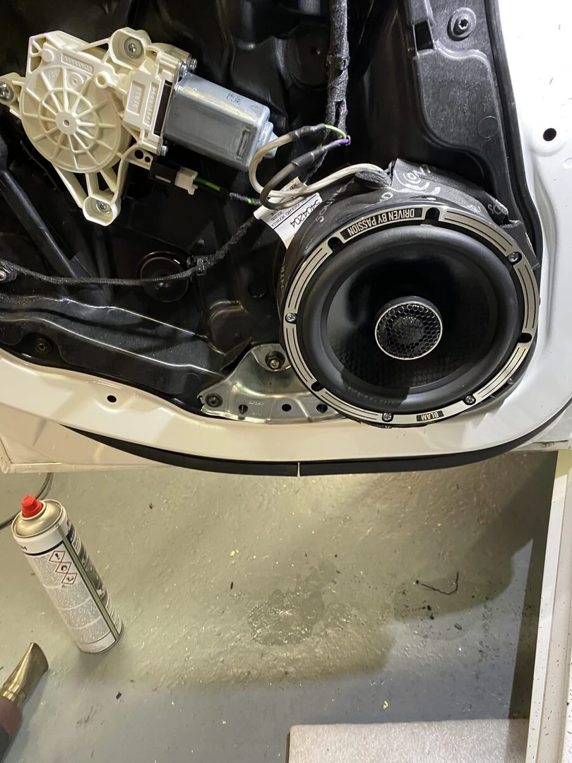 Mercedes CLA 2020 : haut-parleurs BLAM Live et insonorisation des portes
