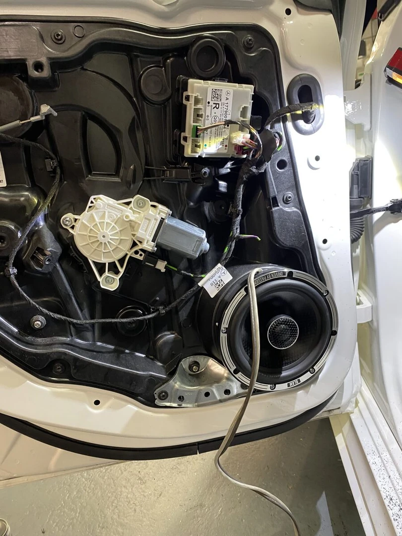 Mercedes CLA 2020 : haut-parleurs BLAM Live et insonorisation des portes