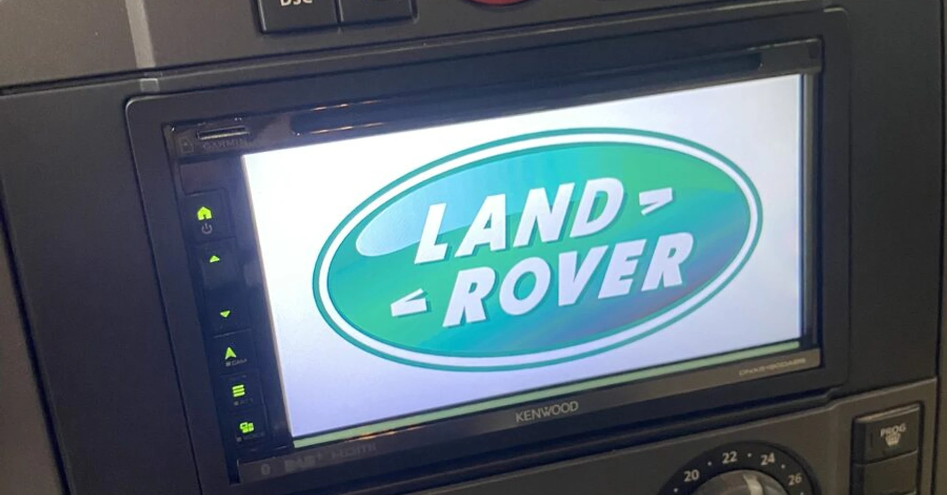 Land Rover : Kenwood DNX5190DABS et ampli Rockford Fosgate