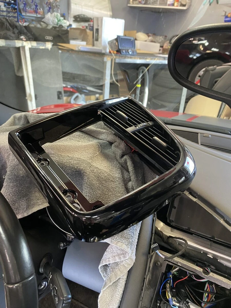 Audi R8 Spyder : Kenwood DNX5190DABS, CarPlay et caméra de recul