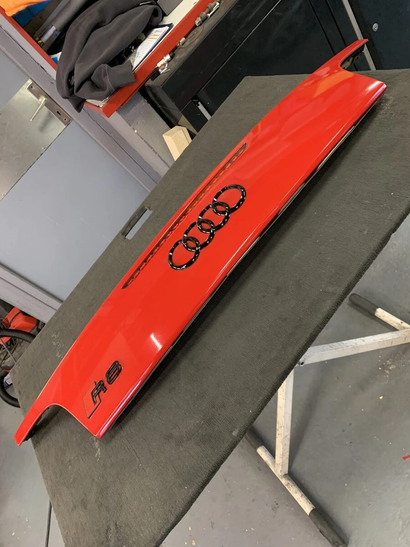 Audi R8 Spyder : Kenwood DNX5190DABS, CarPlay et caméra de recul