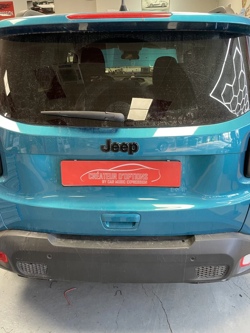 Jeep Uconnect : écran qui coule, réparation en pièces d'origine