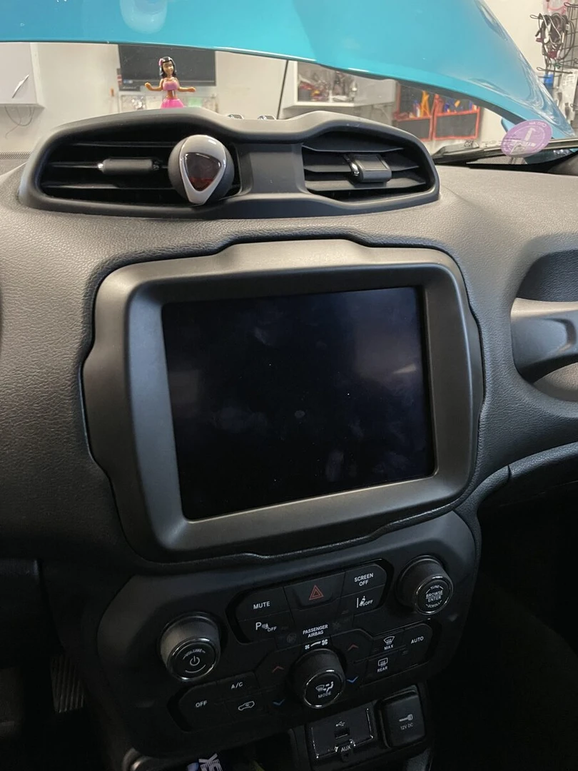 Jeep Uconnect : écran qui coule, réparation en pièces d'origine