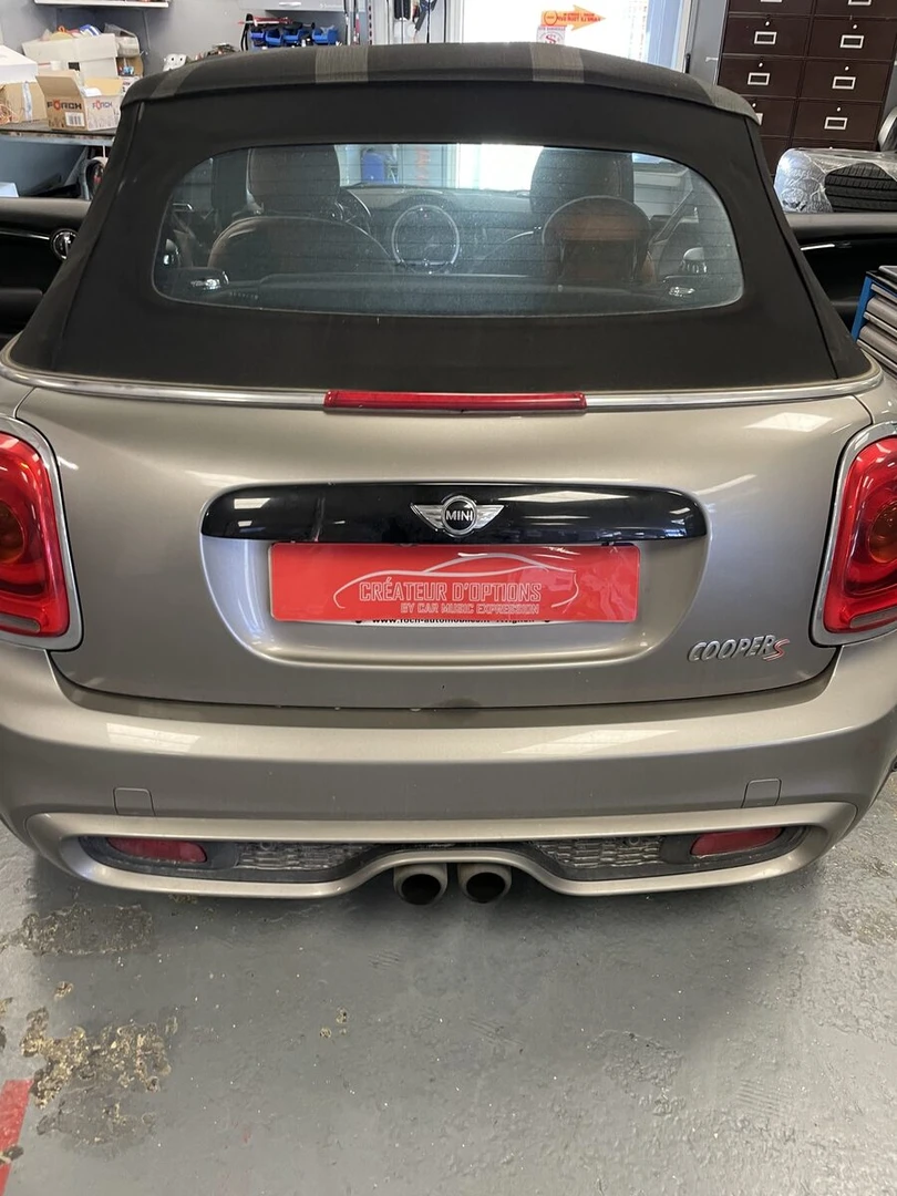 Mini Cabriolet 2018 : dalle d'écran remplacée à l'identique