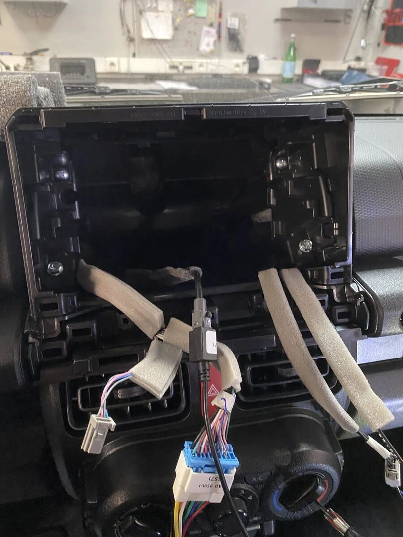 Suzuki Jimny : Kenwood DNX5190DABS et caméra de recul