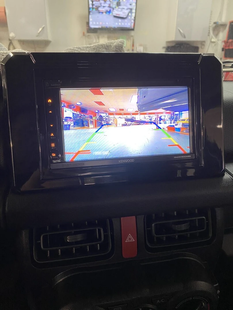 Suzuki Jimny : Kenwood DNX5190DABS et caméra de recul