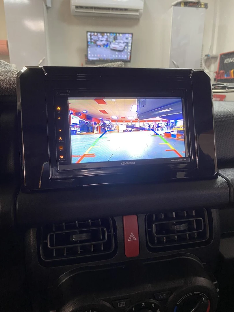 Suzuki Jimny : Kenwood DNX5190DABS et caméra de recul