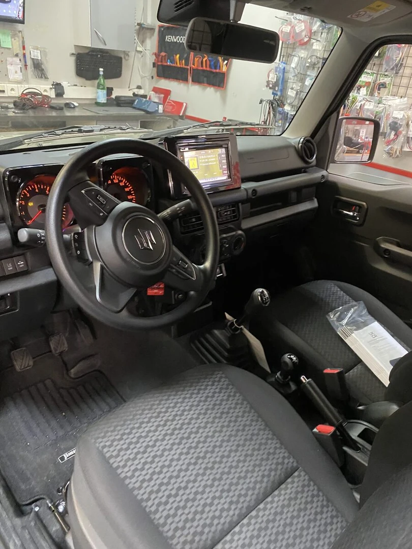 Suzuki Jimny : Kenwood DNX5190DABS et caméra de recul