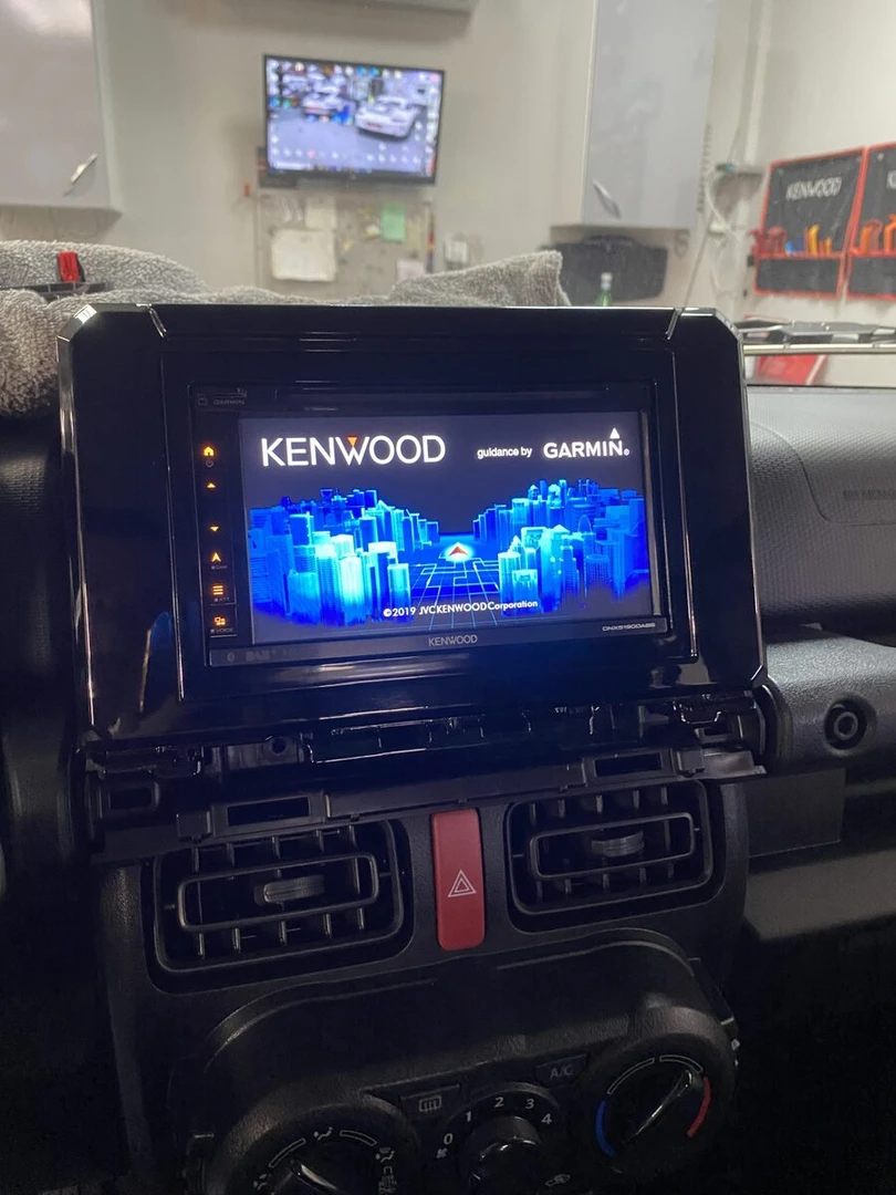 Suzuki Jimny : Kenwood DNX5190DABS et caméra de recul