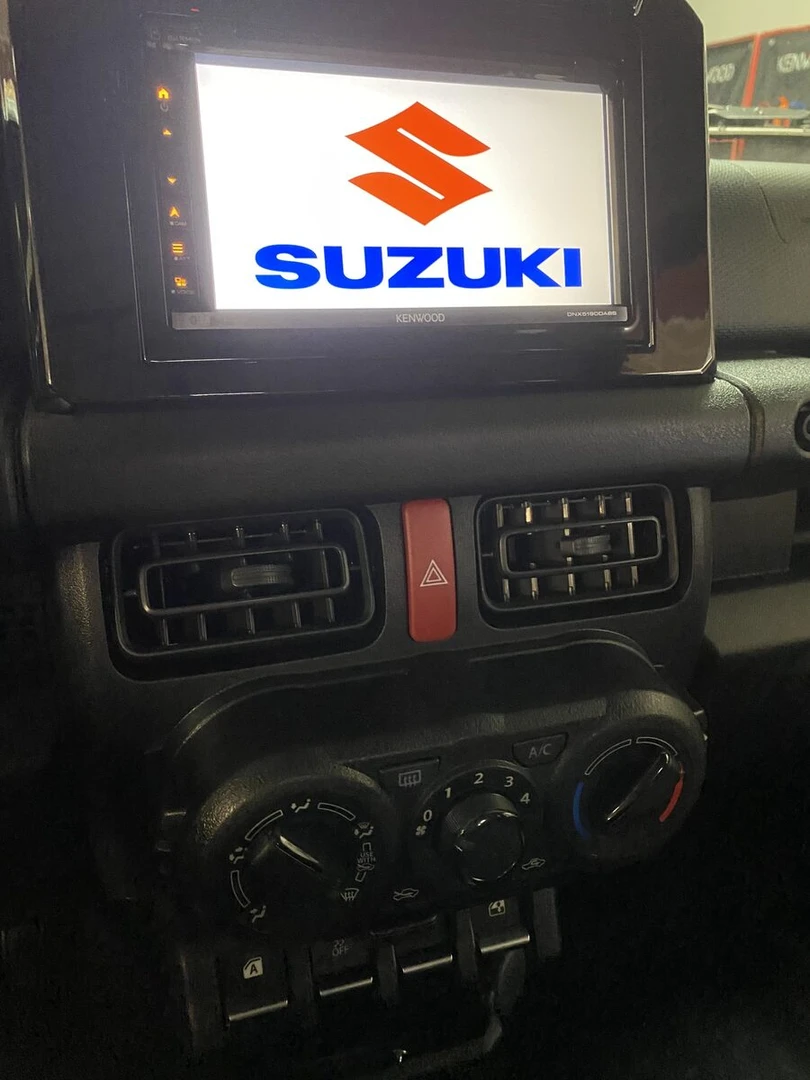 Suzuki Jimny : Kenwood DNX5190DABS et caméra de recul