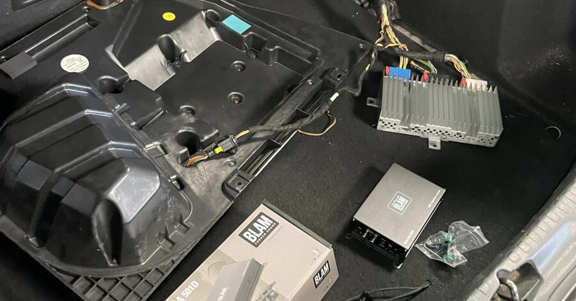 DS4 : ampli Denon en panne remplacé par des amplis BLAM