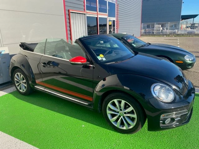 Volkswagen Coccinelle cabriolet 2017 : capote en alpaga noir