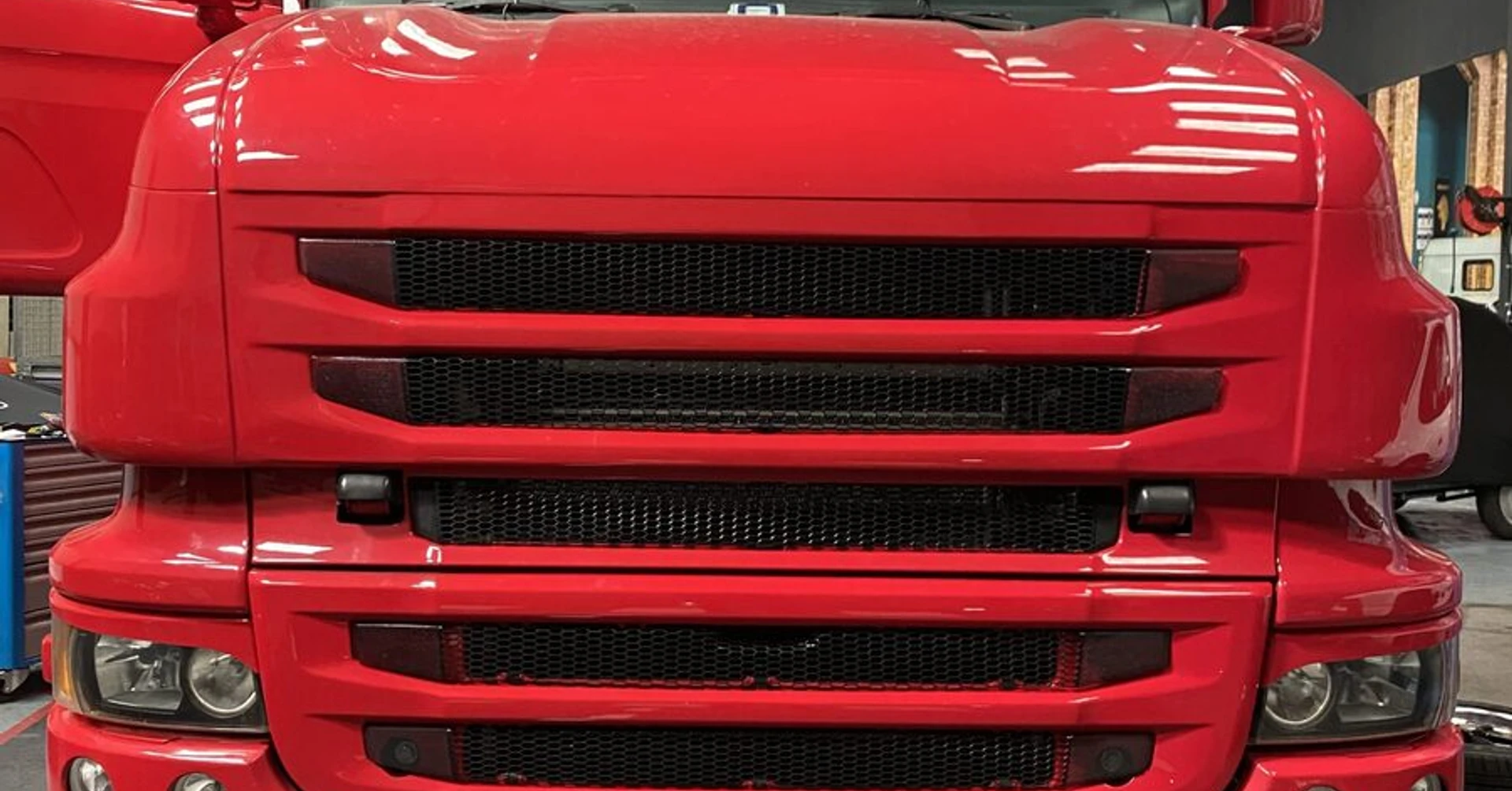 Scania : sono vintage, sellerie et Kenwood DNX5190DABS