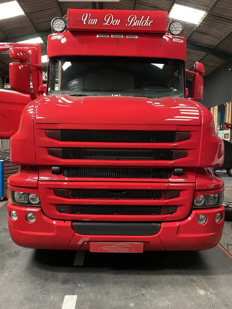 Scania : sono vintage, sellerie et autoradio Kenwood DNX5190DABS
