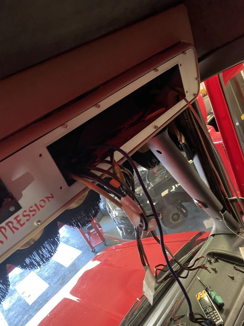 Scania : sono vintage, sellerie et autoradio Kenwood DNX5190DABS