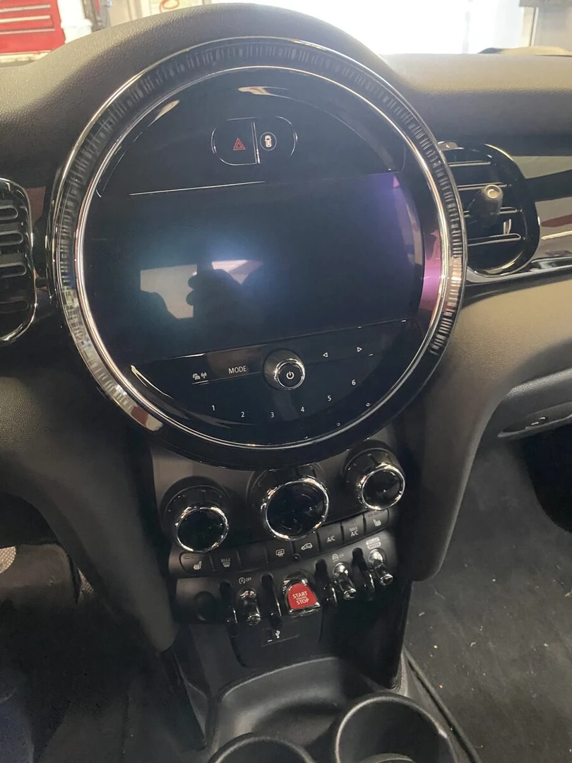 Mini 2023 : une caméra de recul comme d'usine