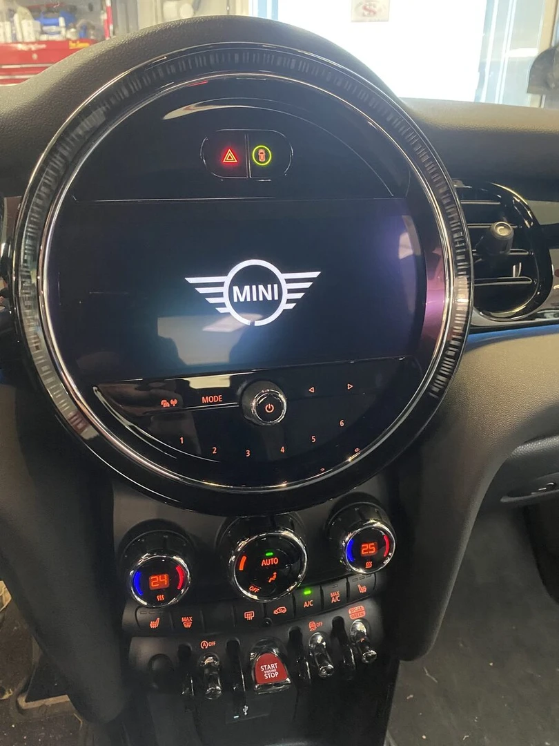 Mini 2023 : une caméra de recul comme d'usine