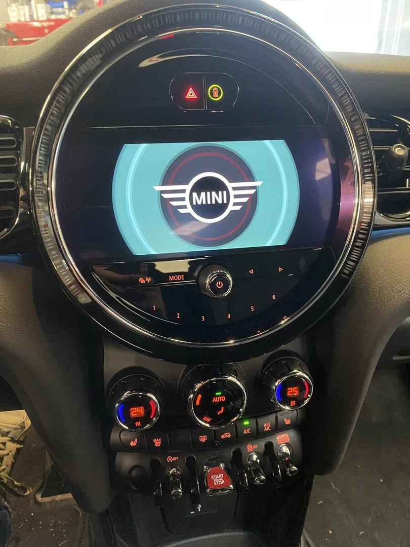 Mini 2023 : une caméra de recul comme d'usine