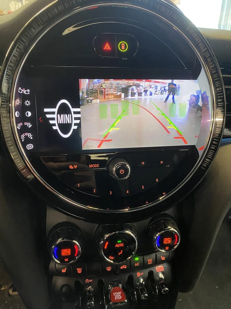 Mini 2023 : une caméra de recul comme d'usine