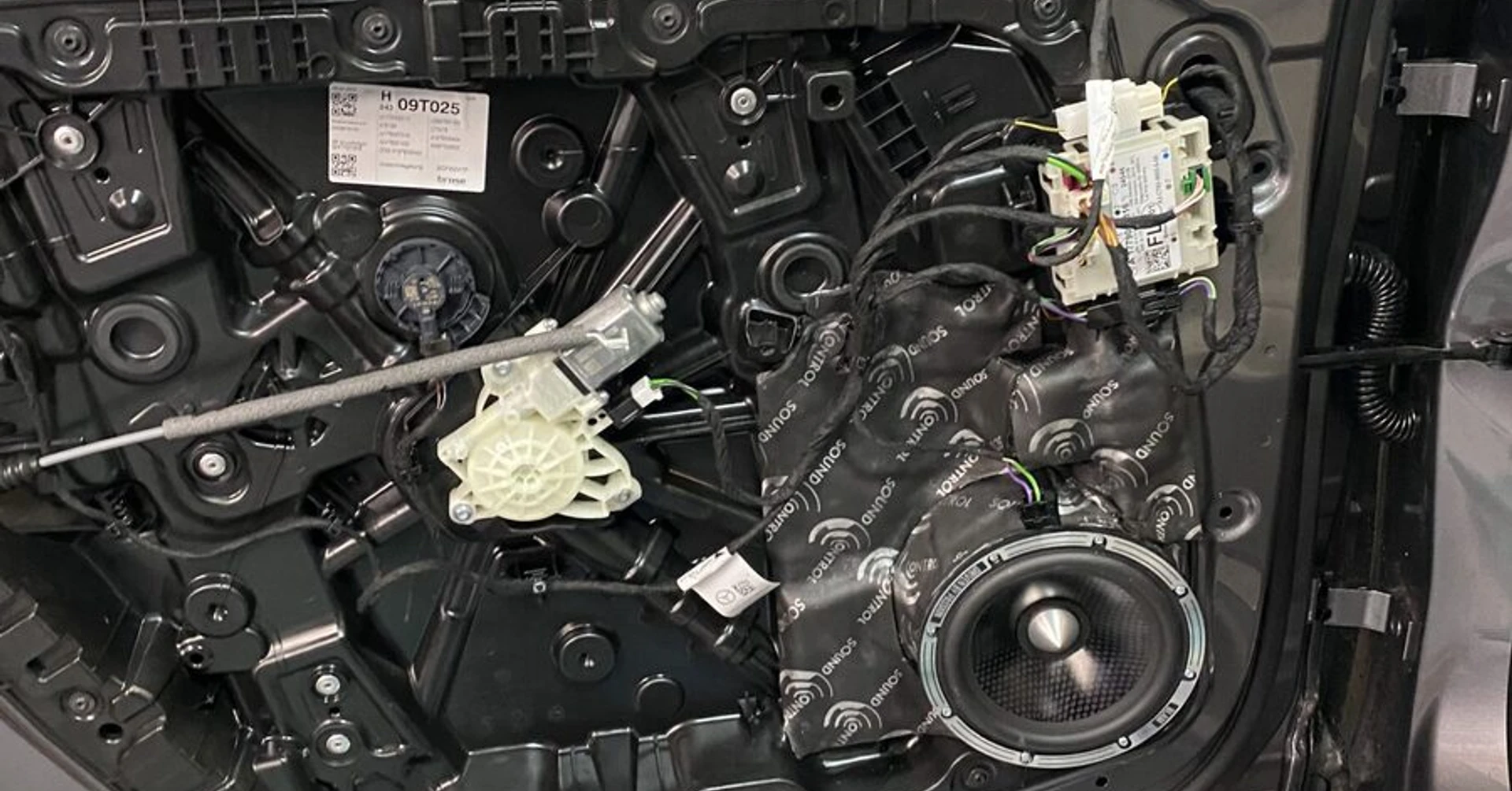 Mercedes EQA 2024 : BLAM Signature et caisson Hifonics