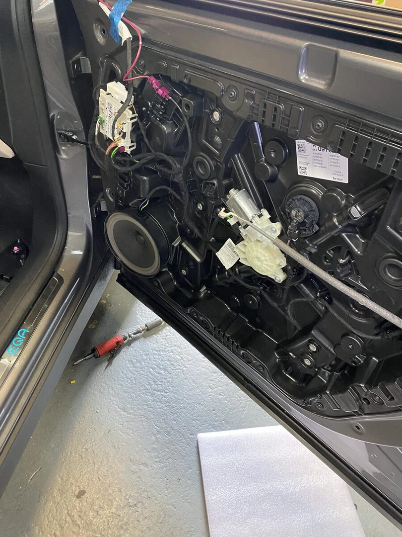 Mercedes EQA 2024 : BLAM Signature, caisson Hifonics et insonorisation