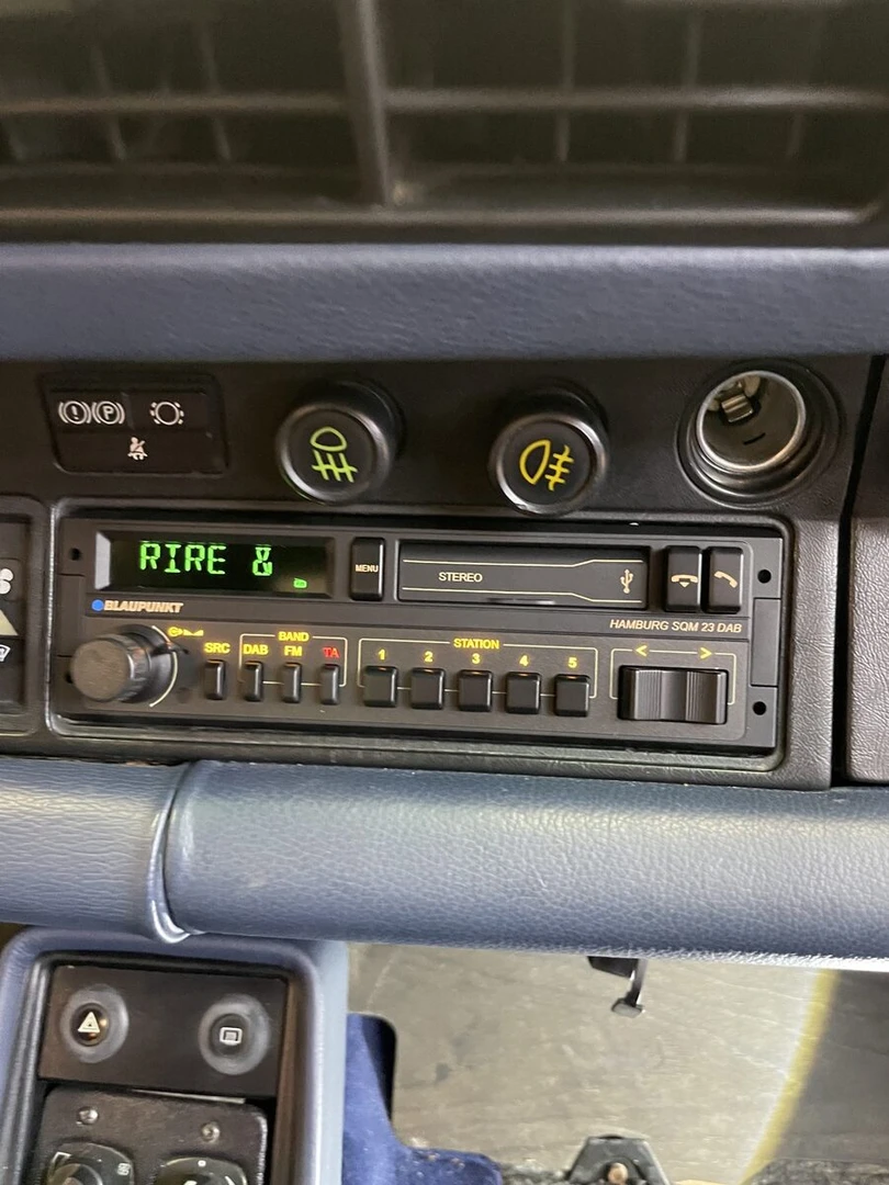 Porsche 911 classique : autoradio Blaupunkt Hamburg DAB+ et Bluetooth