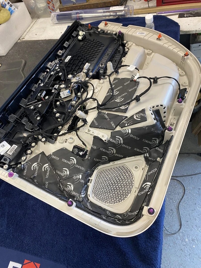 Mercedes EQA 2024 : BLAM Signature, caisson Hifonics et insonorisation
