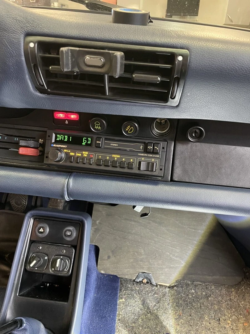 Porsche 911 classique : autoradio Blaupunkt Hamburg DAB+ et Bluetooth