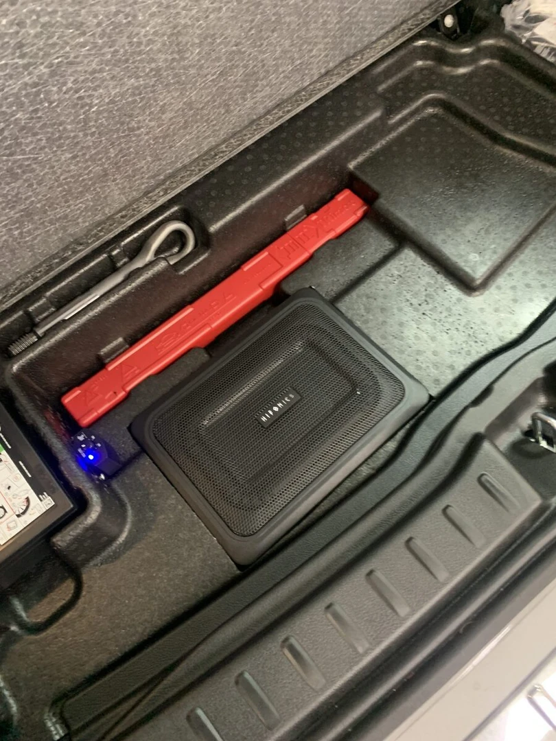 Mercedes EQA 2024 : BLAM Signature, caisson Hifonics et insonorisation