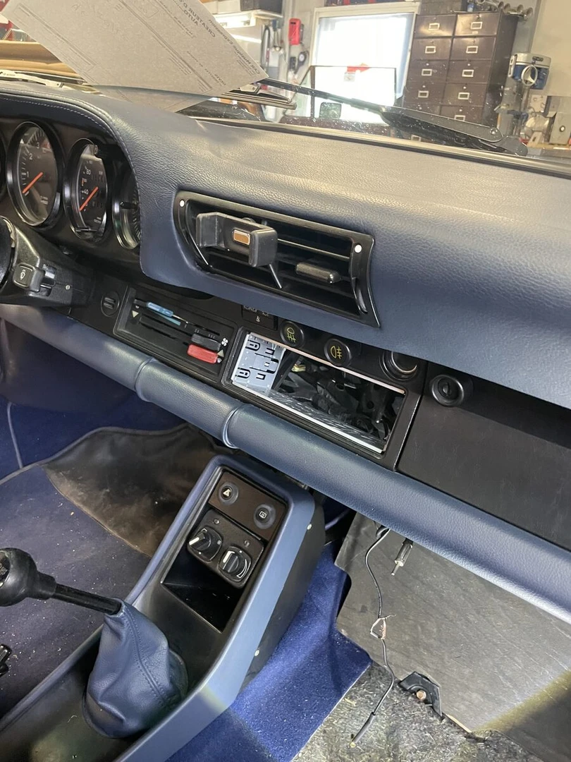 Porsche 911 classique : autoradio Blaupunkt Hamburg DAB+ et Bluetooth