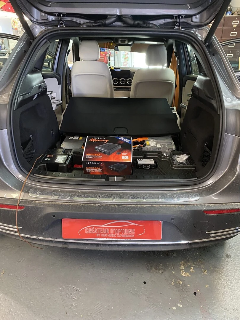 Mercedes EQA 2024 : BLAM Signature, caisson Hifonics et insonorisation