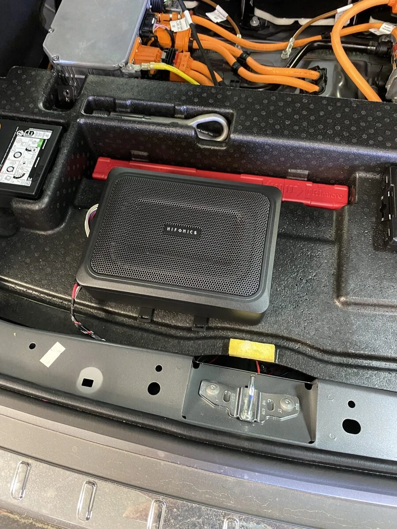 Mercedes EQA 2024 : BLAM Signature, caisson Hifonics et insonorisation