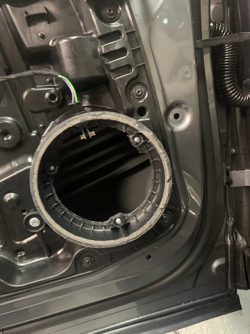 Mercedes EQA 2024 : BLAM Signature, caisson Hifonics et insonorisation