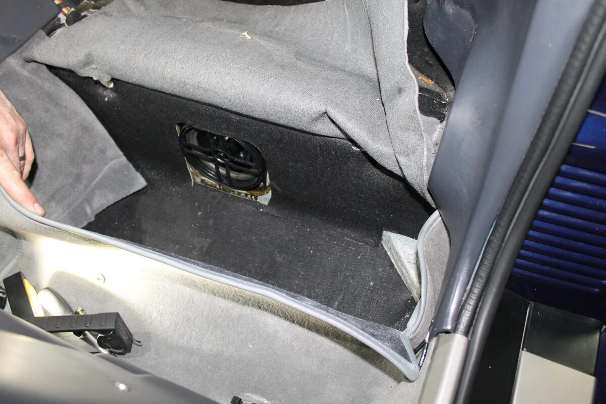 Ferrari 456 GT : haut-parleurs BLAM Live 130RS à l'avant