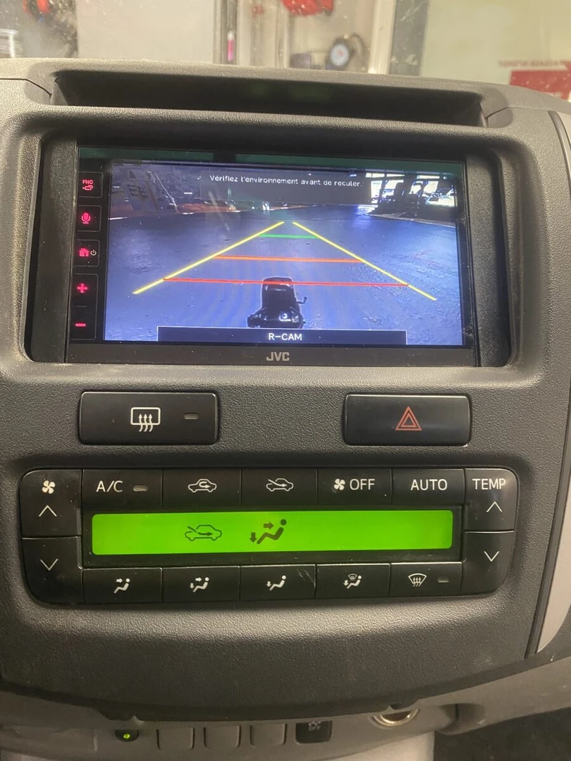 Toyota Hilux : autoradio CarPlay JVC et caméra de recul