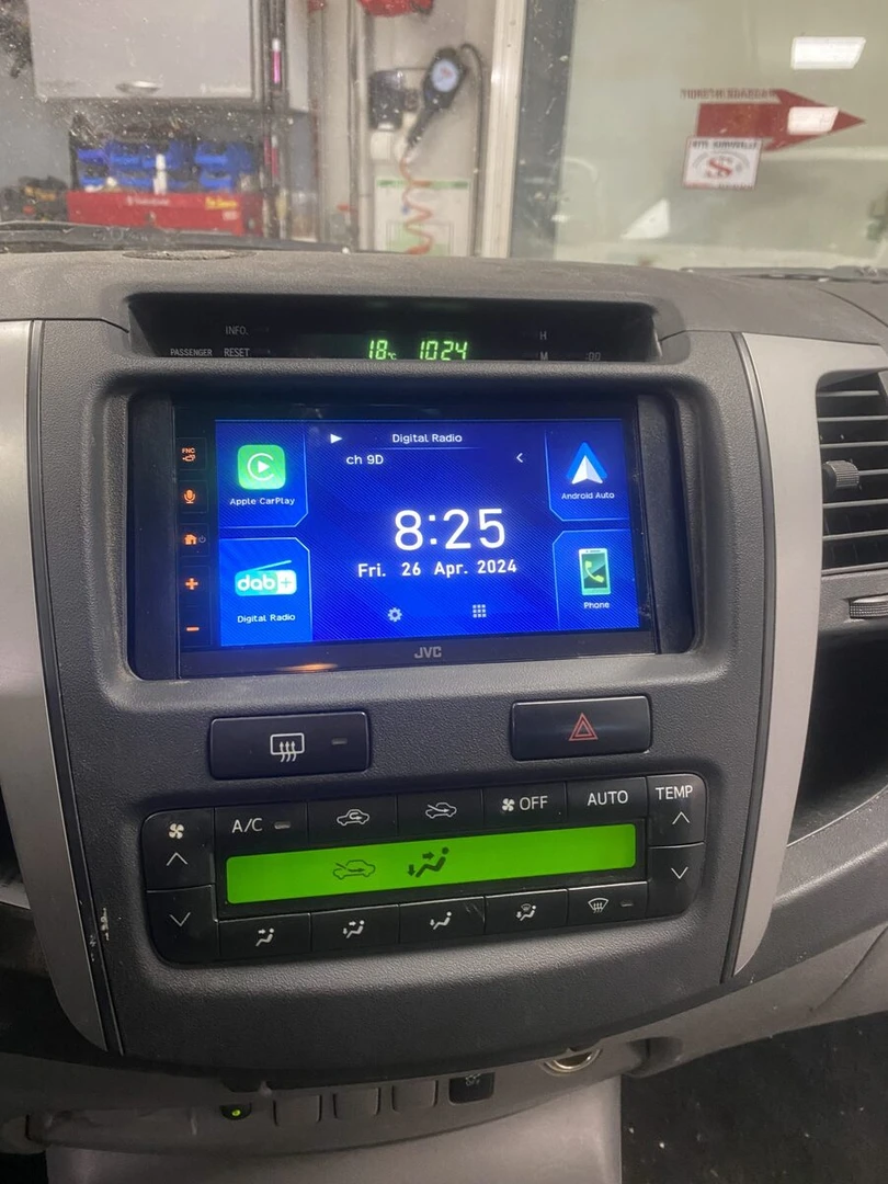 Toyota Hilux : autoradio CarPlay JVC et caméra de recul