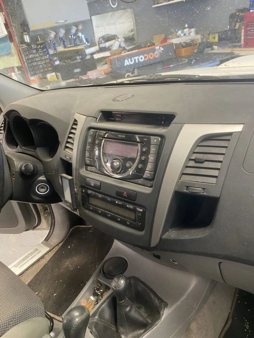 Toyota Hilux : autoradio CarPlay JVC et caméra de recul