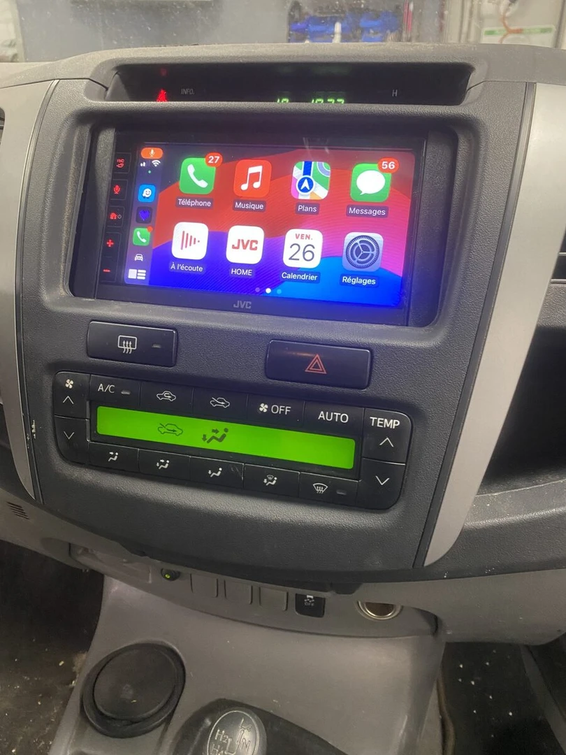 Toyota Hilux : autoradio CarPlay JVC et caméra de recul