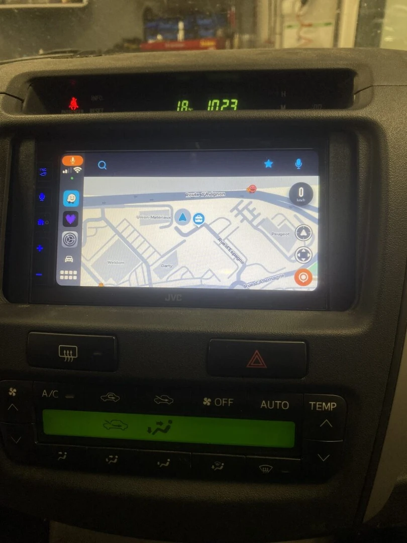Toyota Hilux : autoradio CarPlay JVC et caméra de recul