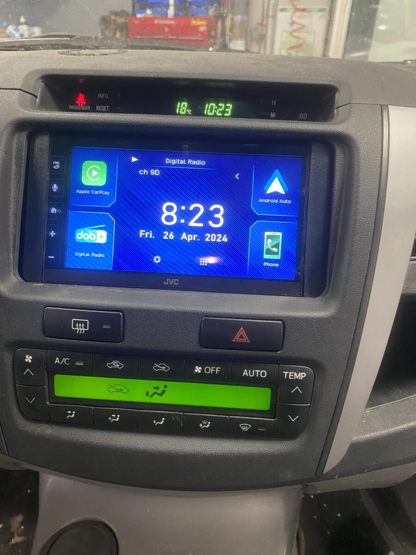 Toyota Hilux : autoradio CarPlay JVC et caméra de recul