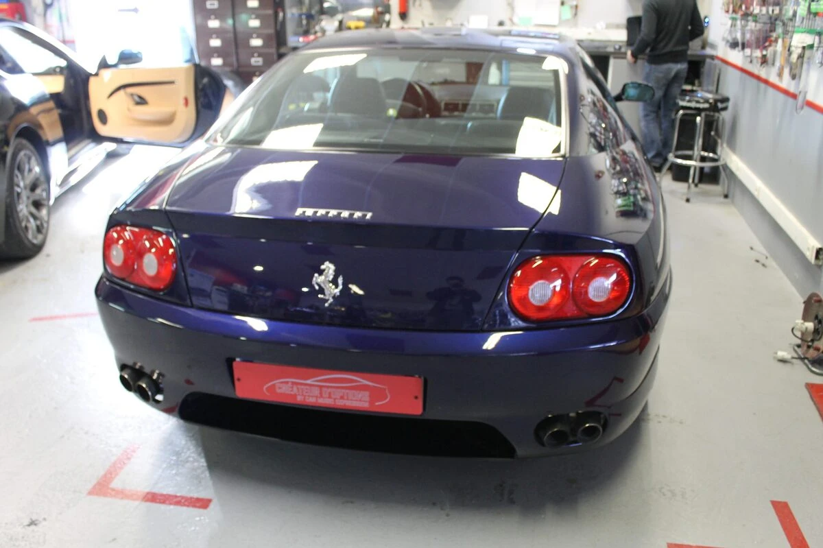 Ferrari 456 GT : haut-parleurs BLAM Live 130RS à l'avant