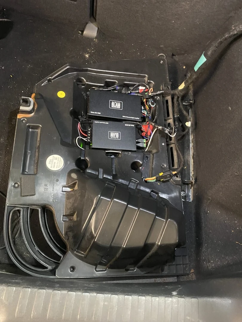 Citroën DS4 : réparation de l'ampli Denon et reprogrammation de l'autoradio