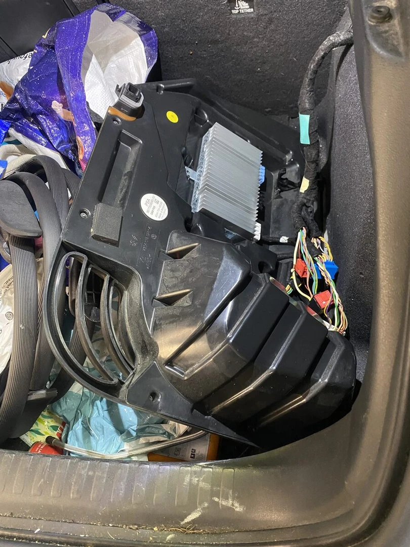 Citroën DS4 : réparation de l'ampli Denon et reprogrammation de l'autoradio